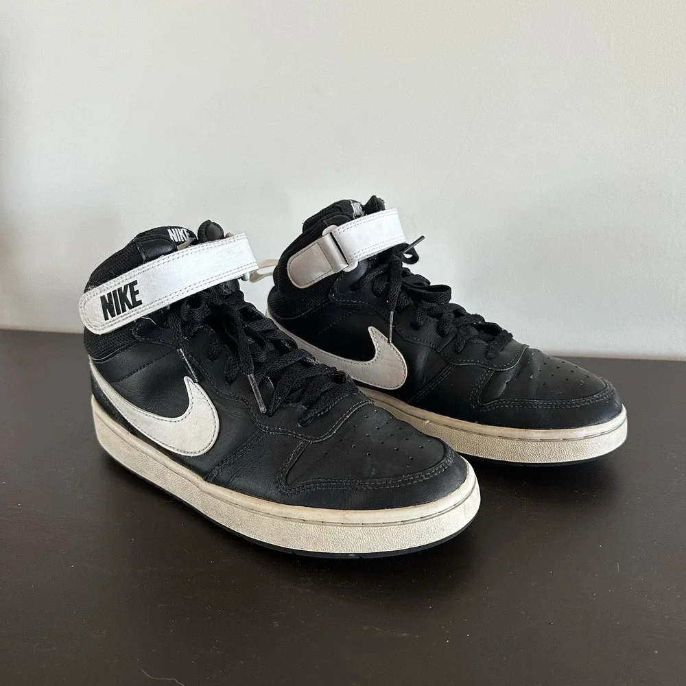 Nike Jordan‎ Youth Boys High Top Sneakers Black White Size 7Y Lace Up